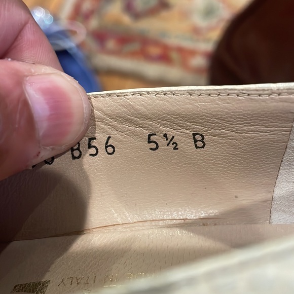 Salvature Ferragamo women / children shoes lightly used size 5 1/2 B. Tan color - Picture 3 of 16